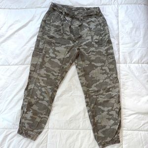 American Eagle Camo Cargo Pants